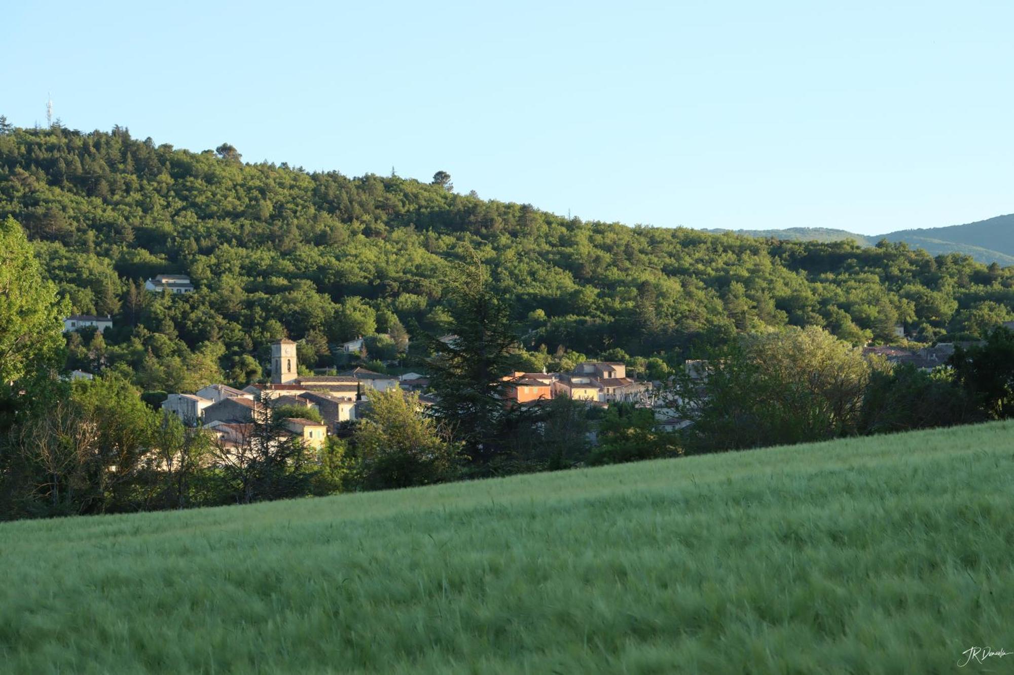 Studio Dans Le Luberon Cereste Exterior photo