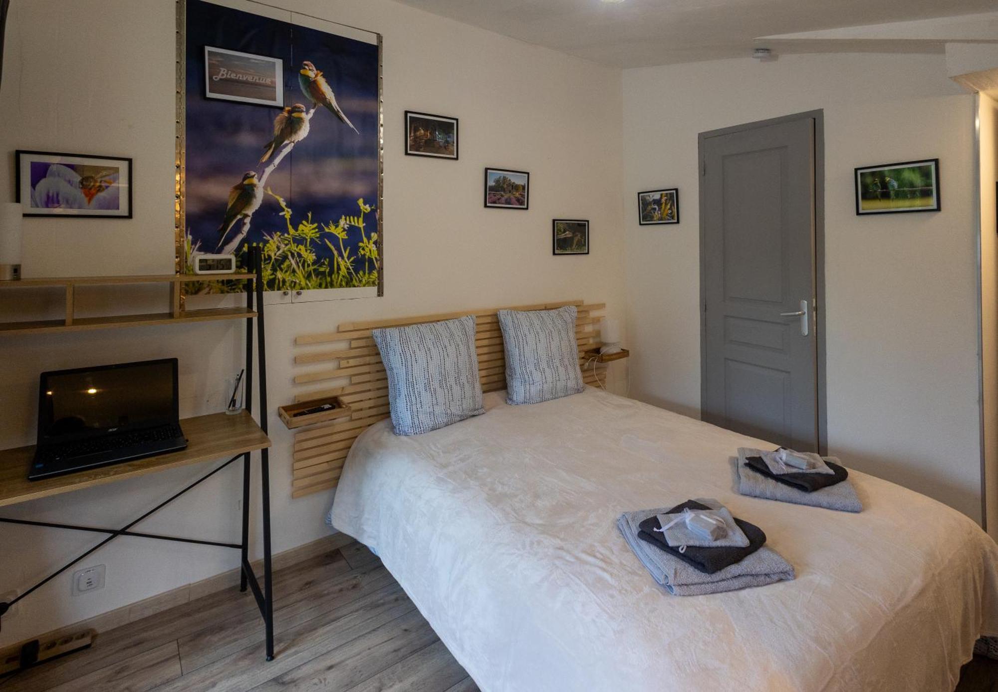 Studio Dans Le Luberon Cereste Exterior photo