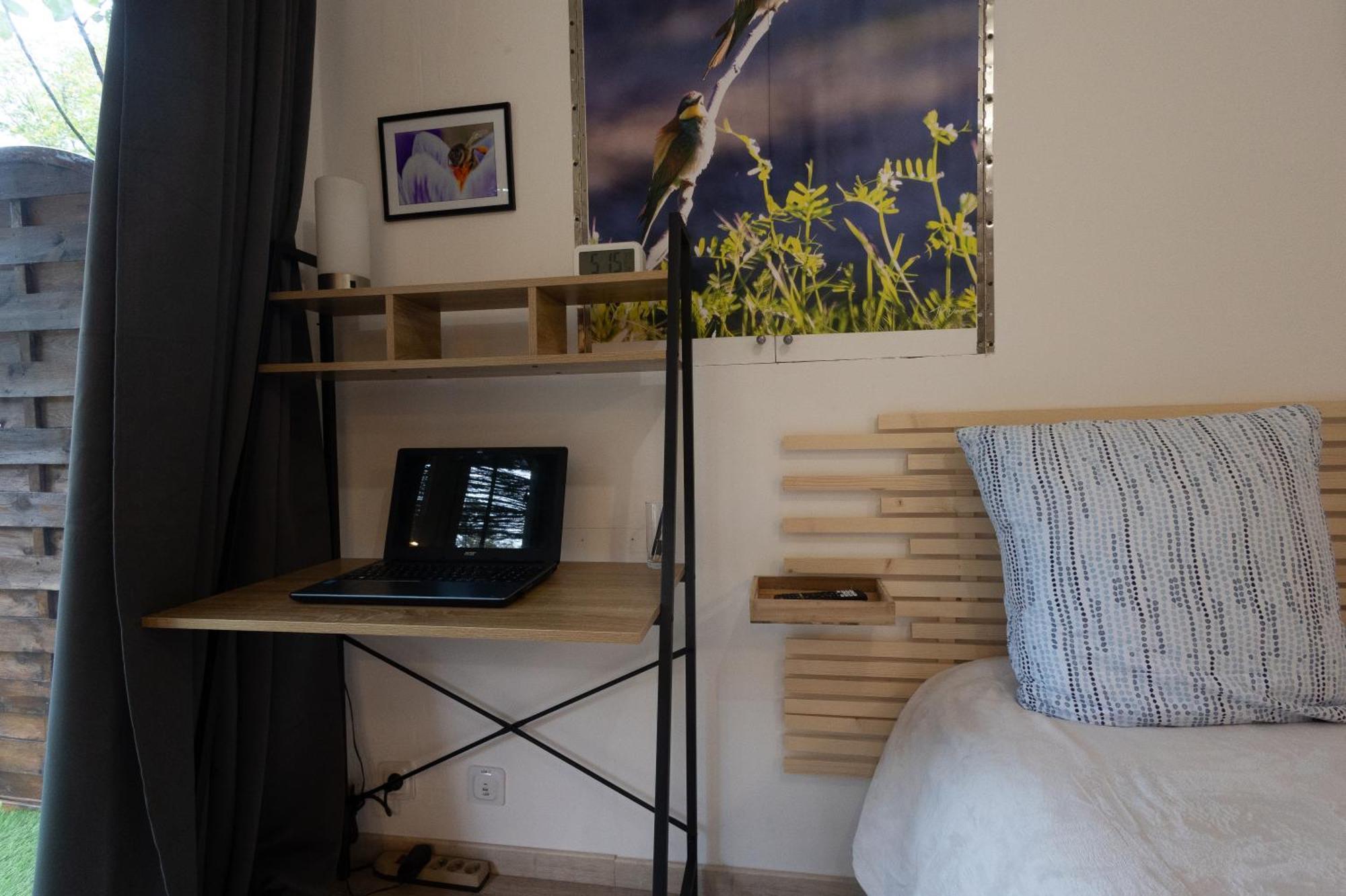 Studio Dans Le Luberon Cereste Exterior photo