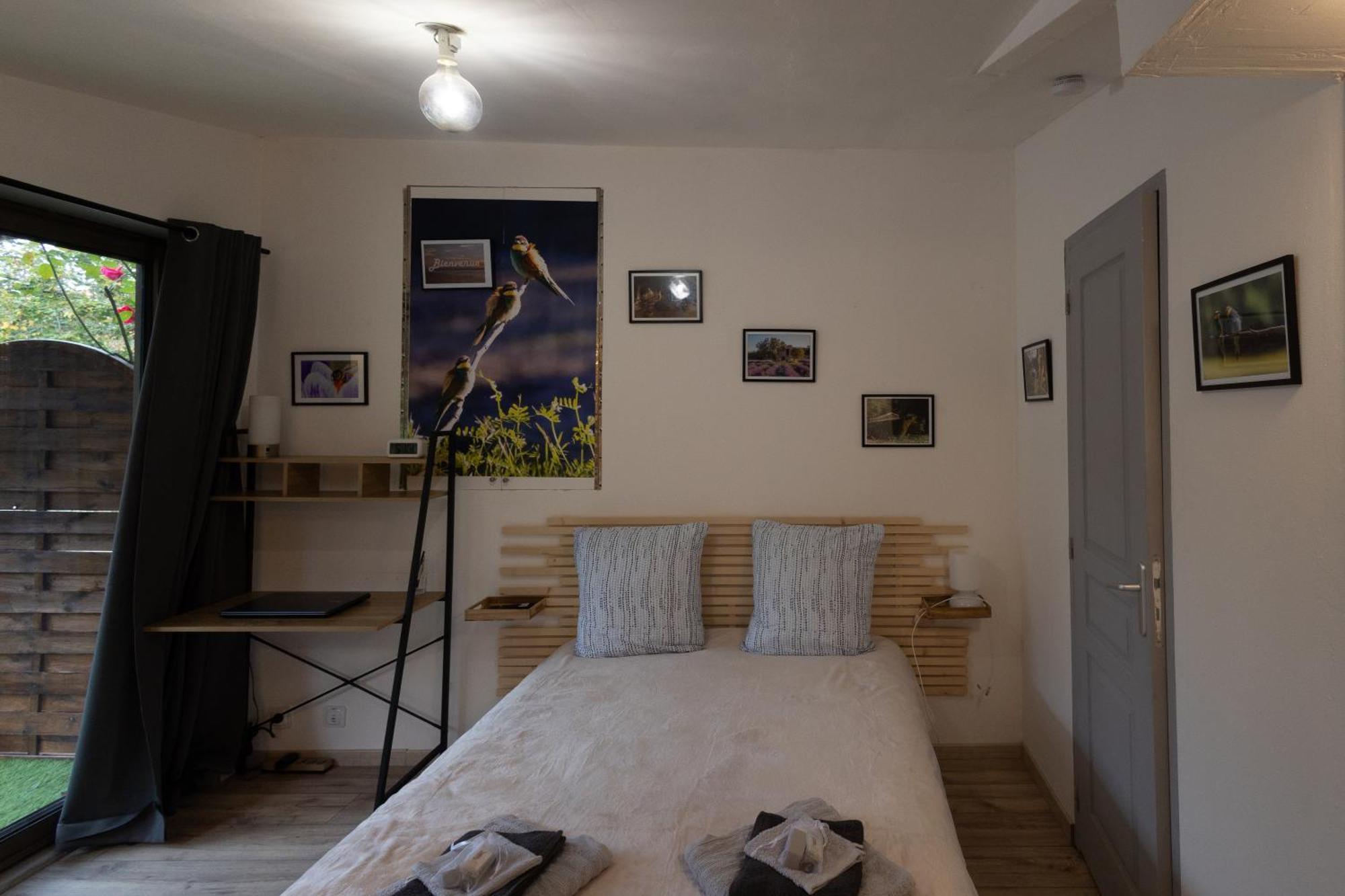 Studio Dans Le Luberon Cereste Exterior photo
